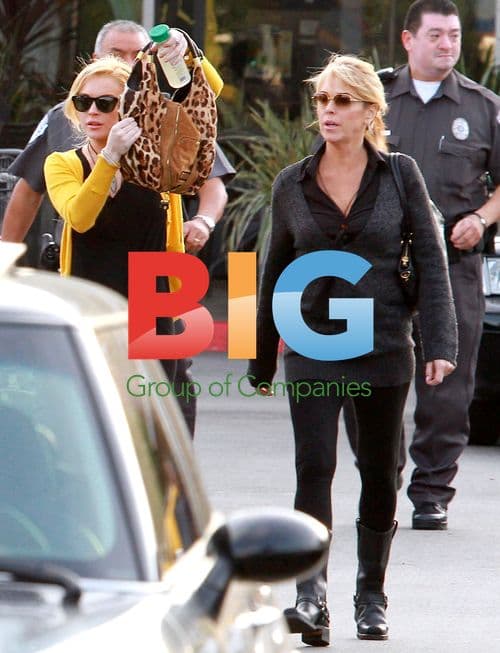 Lindsay Lohan and Family Shopping