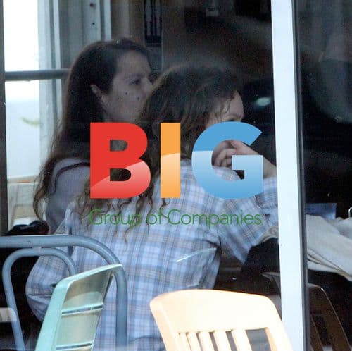 Vanessa Paradis at Ed's Coffee Shop