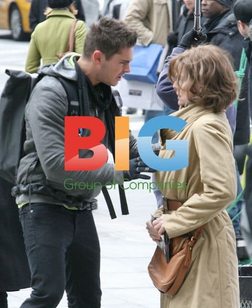 Michelle Pfeiffer and Zac Efron on 'New Years Eve' set