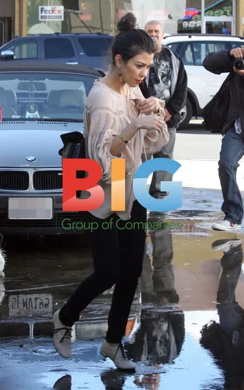 Kourtney Kardashian Leaving Club in LA