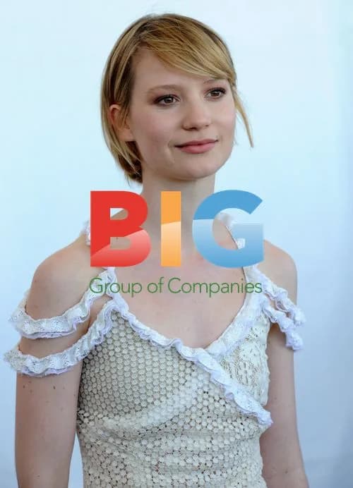 Mia Wasikowska at 2011 Film Independent Spirit Awards