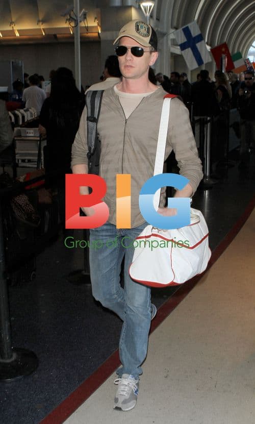 Neil Patrick Harris with Family at LAX