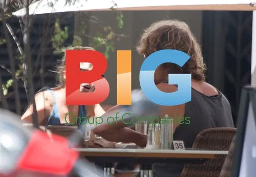 Lara Bingle Lunches with Friend in Australia