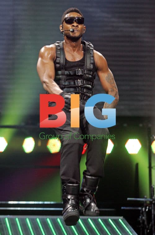 Usher Performs on New Year's Eve