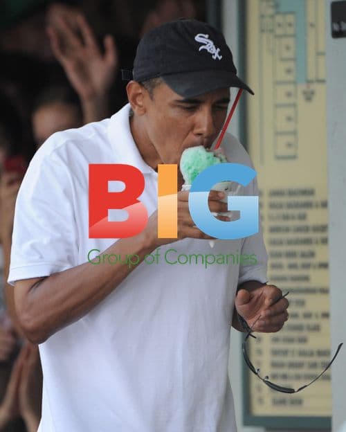 Obama Enjoys Shave Ice in Hawaii