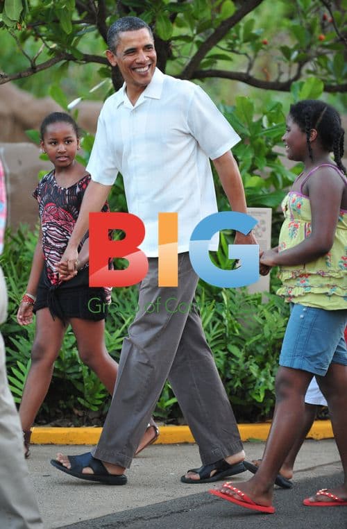 Obama Enjoys Shave Ice in Hawaii
