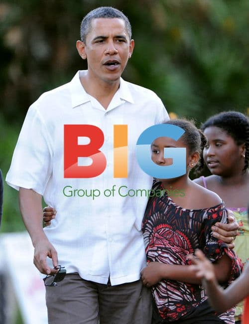 Obama Enjoys Shave Ice in Kailua, Hawaii