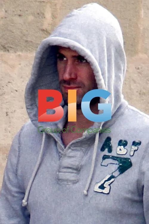 Joseph Fiennes and Family on Holiday in Majorca