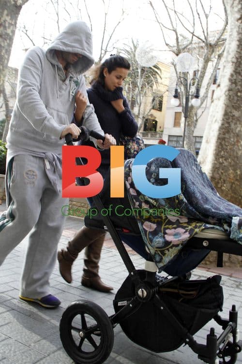 Joseph Fiennes' Family Holiday in Majorca