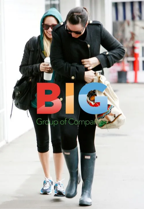 Nicole Richie laugh with friend after gym