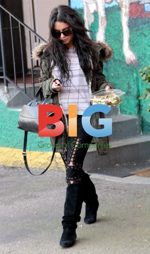 Vanessa Hudgens Finds Gum on Car