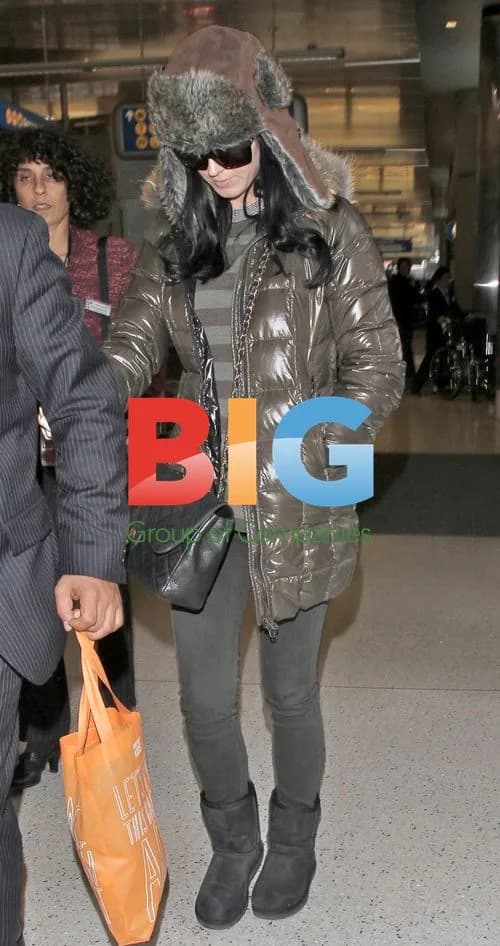 Katy Perry at LAX for People's Choice Awards