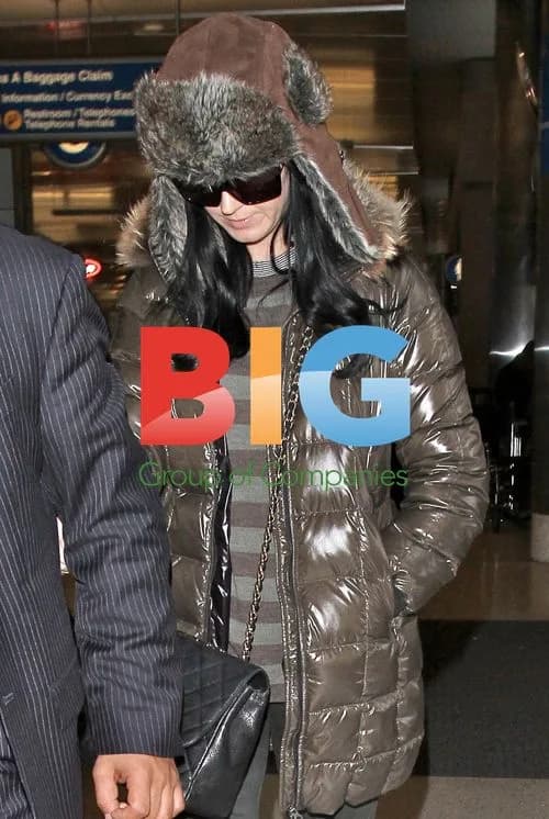 Katy Perry Arrives at LAX Pregnant?