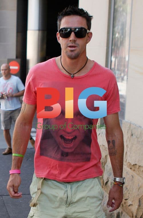 Kevin Pietersen Leaving Hotel with Family