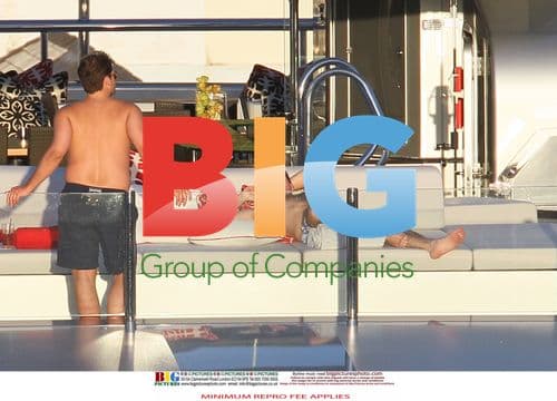 Simon Cowell Relaxes in Caribbean