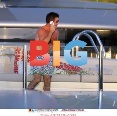 Simon Cowell Relaxes in Caribbean