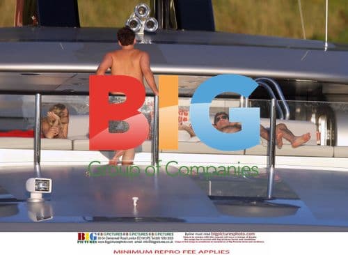 Simon Cowell Relaxes in Caribbean