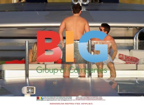 Simon Cowell Relaxes in Caribbean