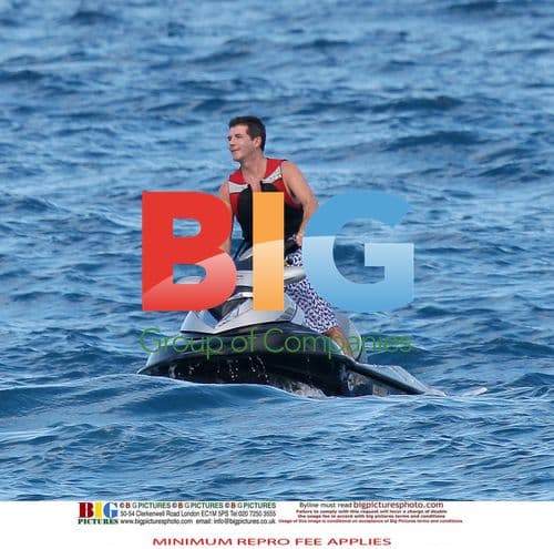 Simon Cowell Relaxes in Caribbean