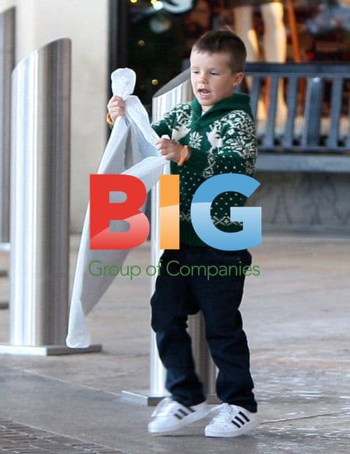 Victoria Beckham and Sons in Vegas