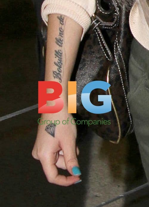 Cher Lloyd Arrives at Miami Airport