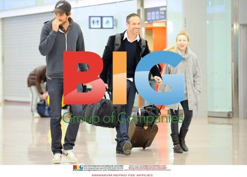 Kylie Minogue and Andres Velencoso's romantic goodbye in Spain