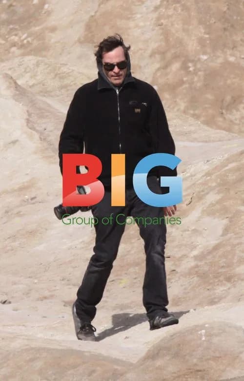 Joaquin Phoenix Climbs Rocks at Vasquez Rocks