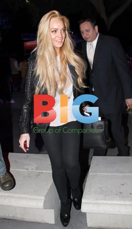 Lindsay Lohan Leaves Lakers Game