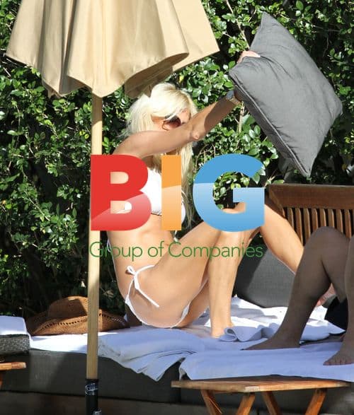 Victoria Silvstedt in Miami Beach