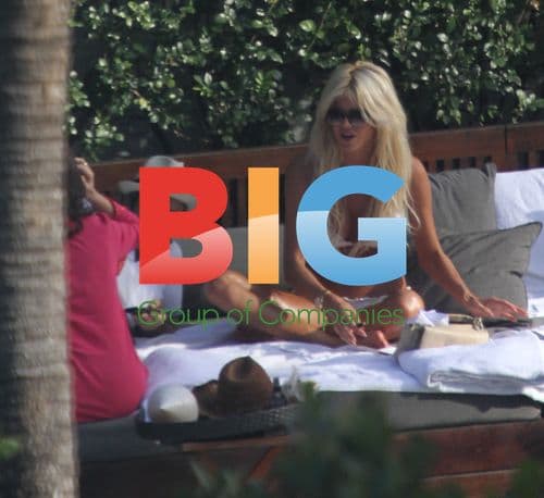 Victoria Silvstedt Leaves Miami Beach