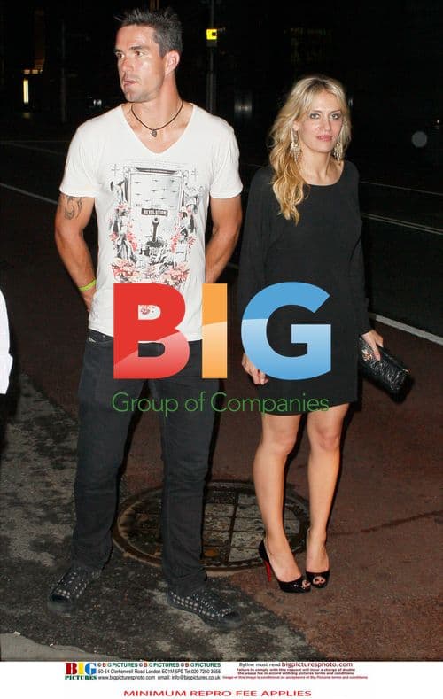 Kevin Pietersen and mystery blonde, Sydney 2011