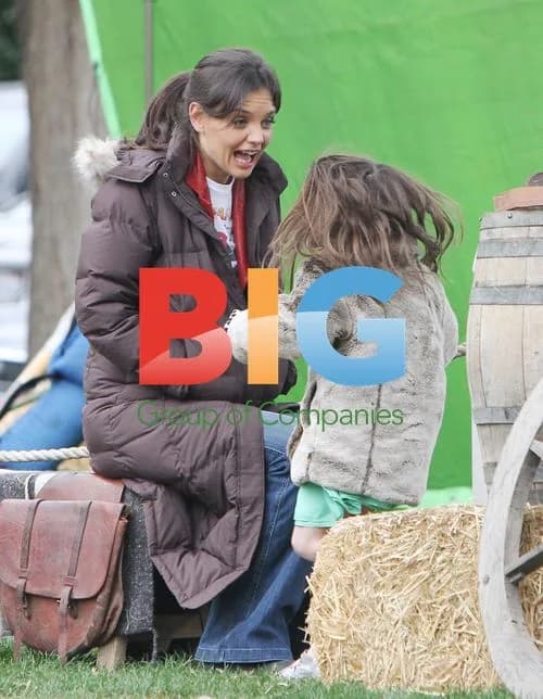 Katie Holmes and Suri at Petting Zoo on Jack and Jill Set