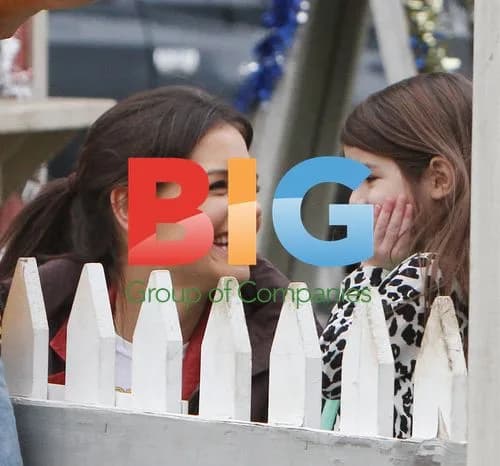 Katie Holmes and Suri at Jack and Jill Petting Zoo