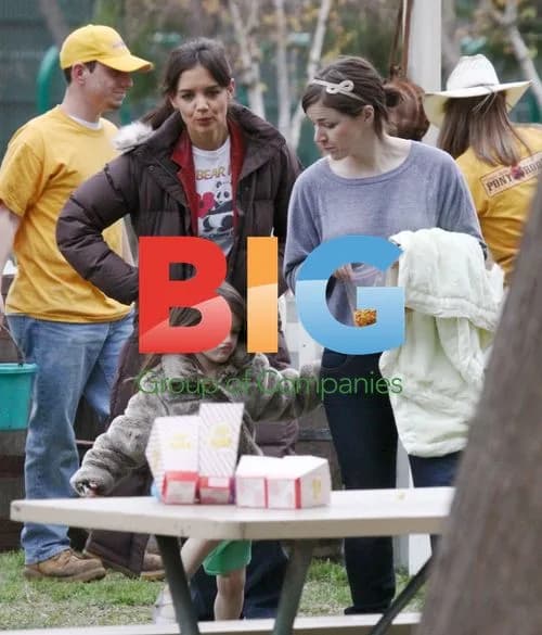 Katie Holmes and Suri at petting zoo on set