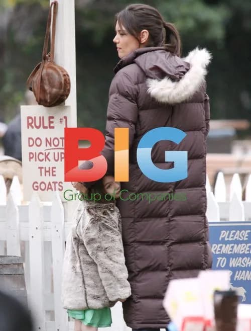 Katie Holmes and Suri at Petting Zoo on 'Jack and Jill' Set