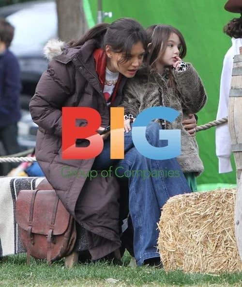 Katie Holmes and Suri at Petting Zoo on 'Jack and Jill' Set