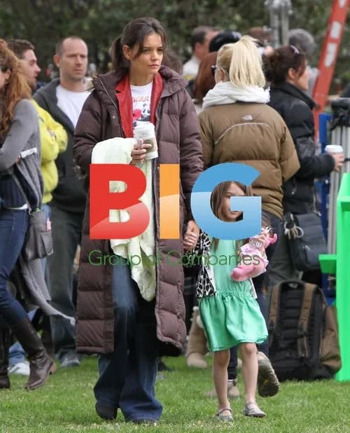 Katie Holmes and Suri at Petting Zoo on 'Jack and Jill' Set