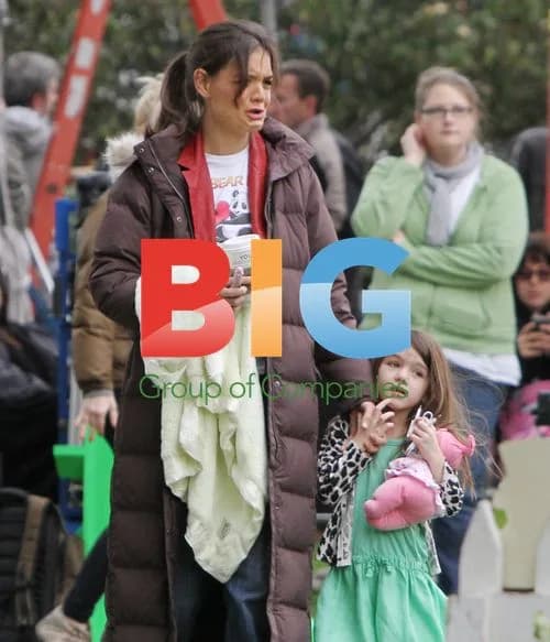 Katie Holmes and Suri at Jack and Jill Petting Zoo