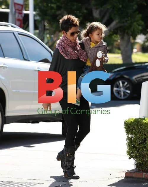 Halle Berry and Nahla shopping in West Hollywood