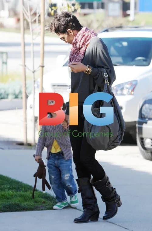 Halle Berry Shopping with Nahla