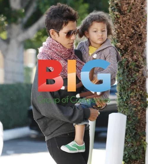 Halle Berry and daughter shopping in LA