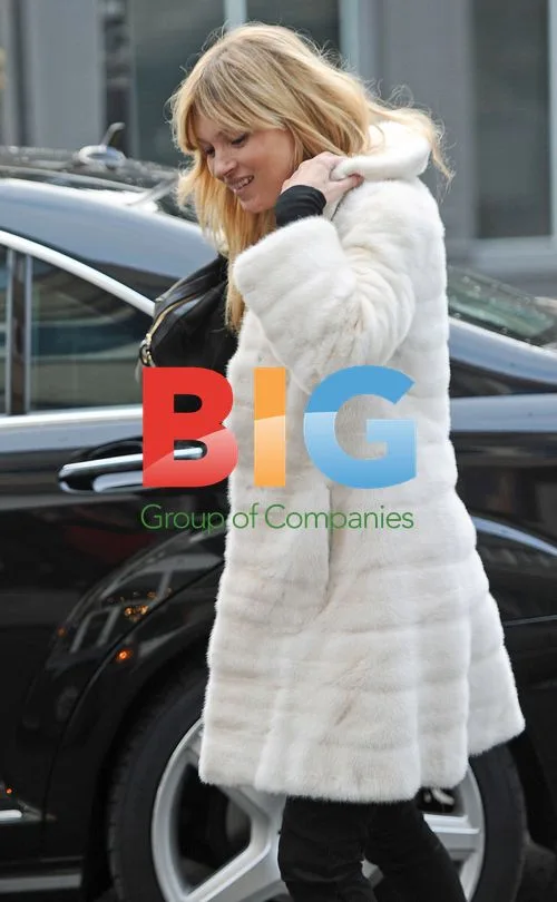 Kate Moss Goes Shopping in Notting Hill