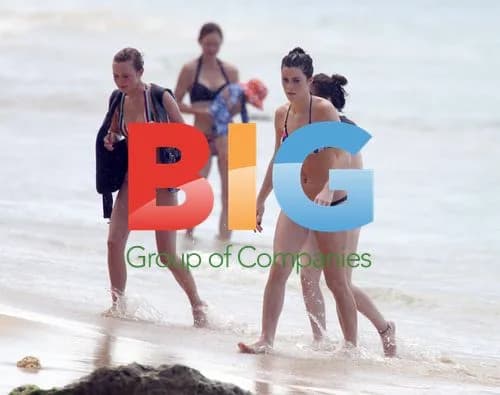 Lucie Jones on Caribbean vacation