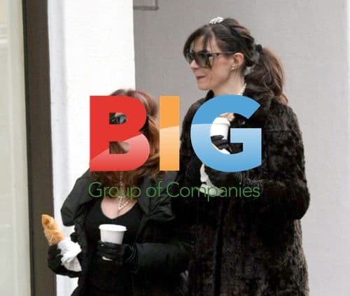 Ronni Ancona Films New Comedy in Vintage Taxi