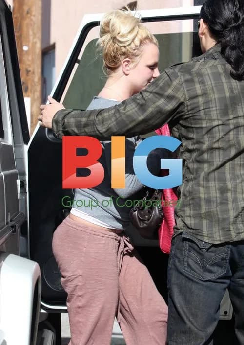 Britney Spears Visits Dance Studio