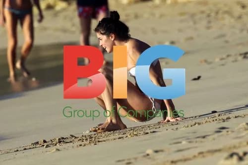 Lucie Jones Enjoys Barbados Beach