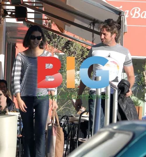 Gerard Butler on lunch date