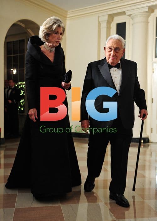 Henry Kissinger and wife Nancy arrive for State Dinner