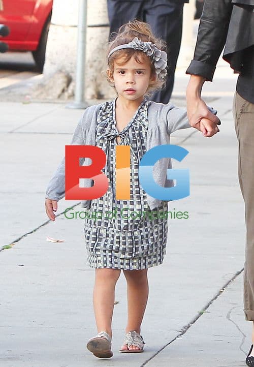 Jessica Alba and Honor Warren Pick Up Cupcakes