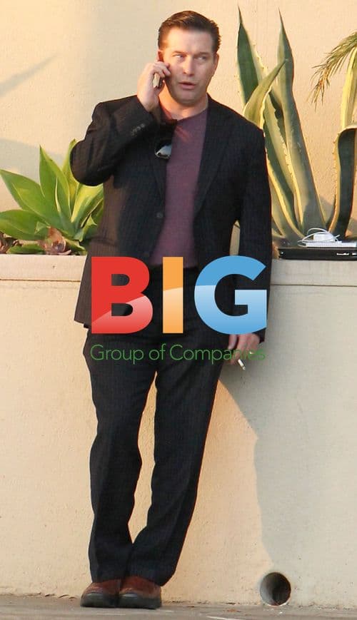 Stephen Baldwin chatting on phone in Beverly Hills